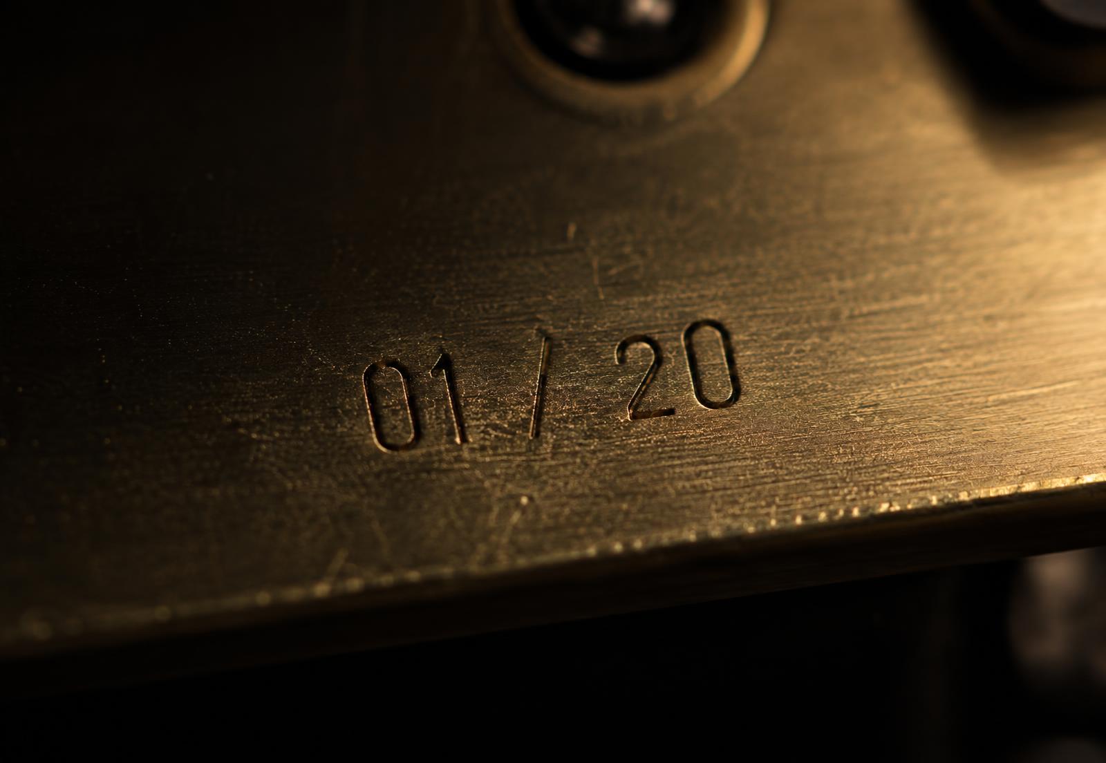 Laser engraved serial number 01 / 20